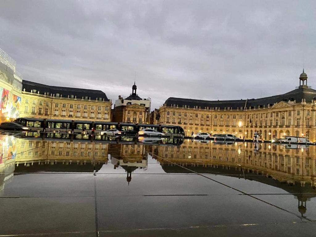 Renove Place Du Palais Avec Parking *