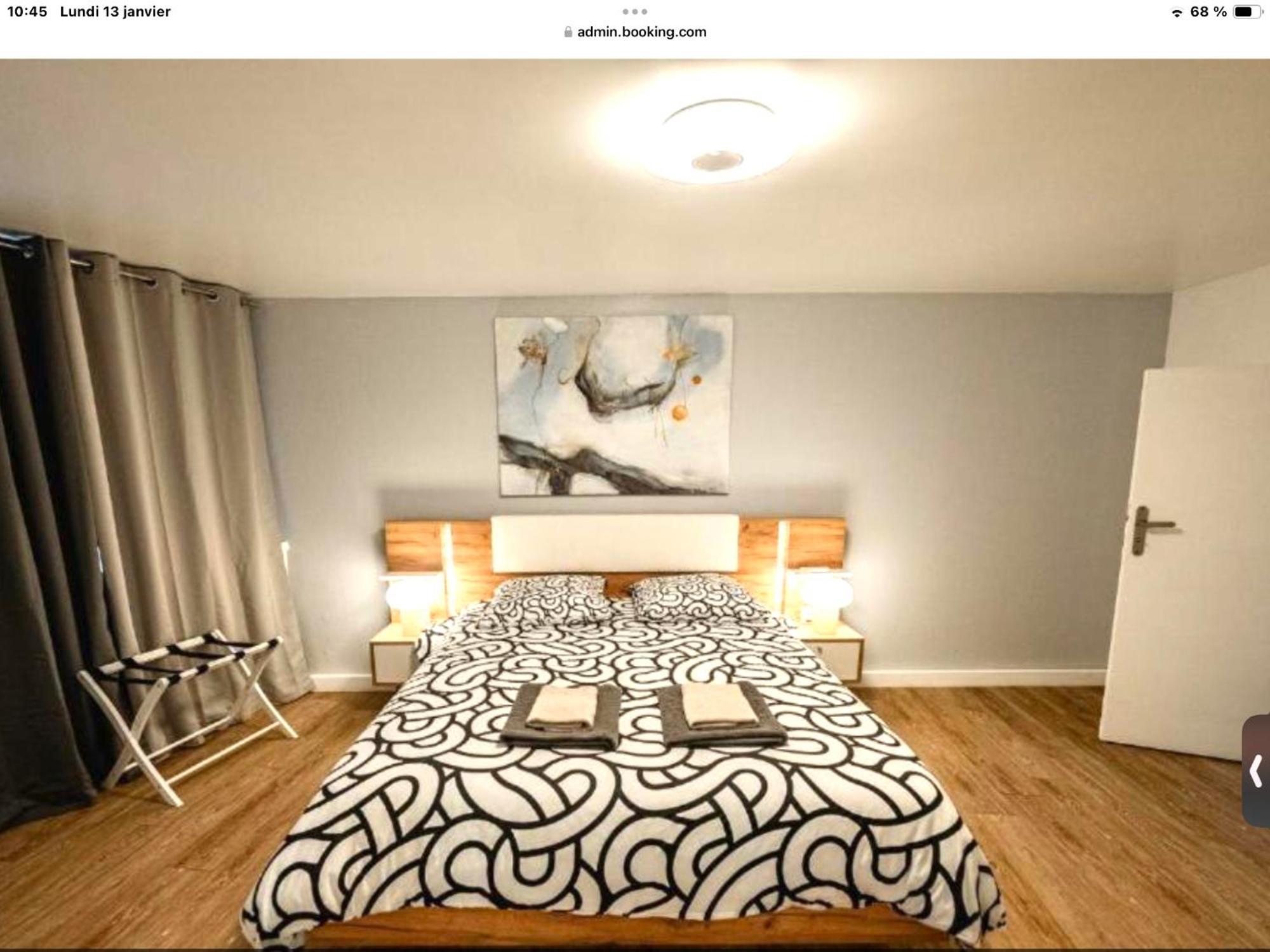 Appartement Renove Place Du Palais Avec Parking *